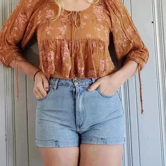 Forever 21 Light Wash Blue Denim High Waist Shorts - 29 - Picture 1 of 6